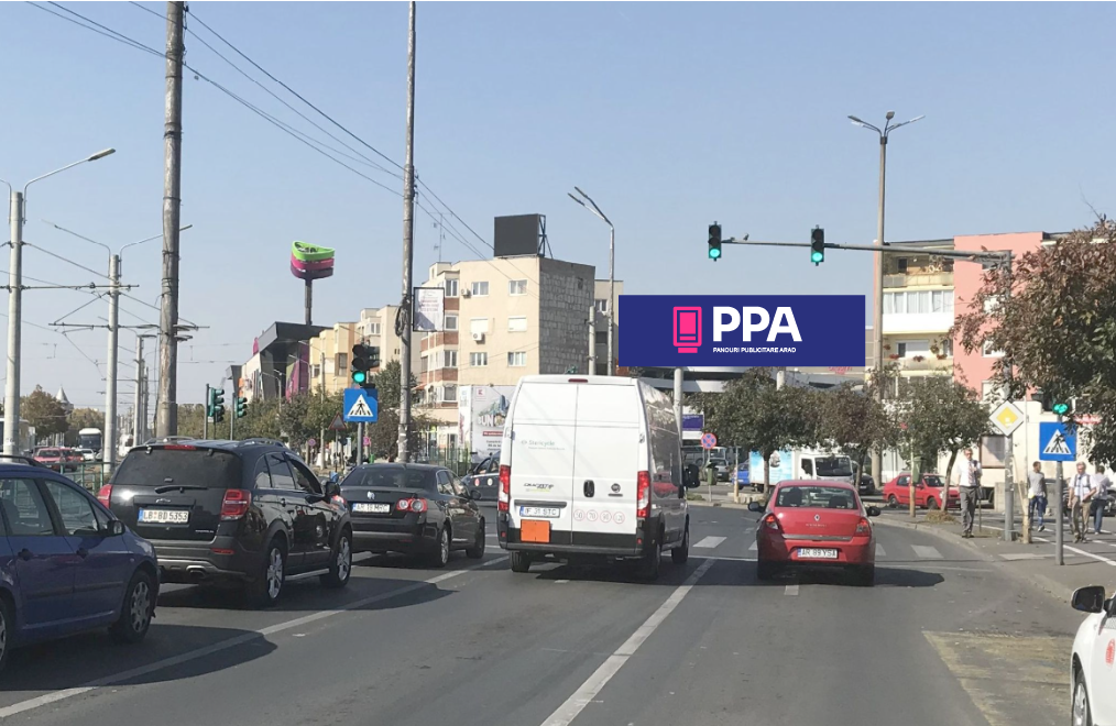 PIATA GARII LANGA GARA ARAD SI ATRIUM MALL